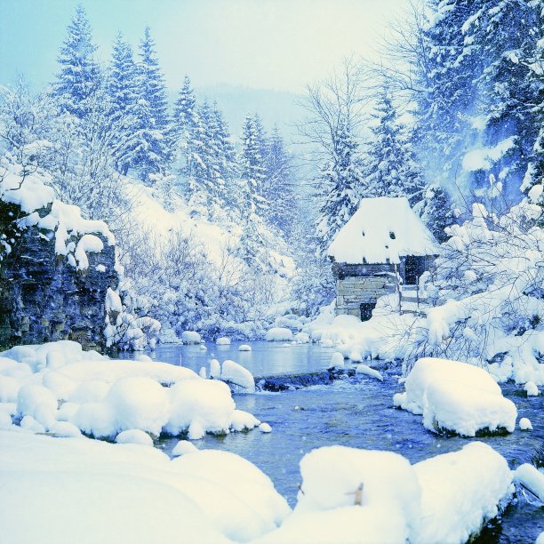 山下雪下磨图片下载