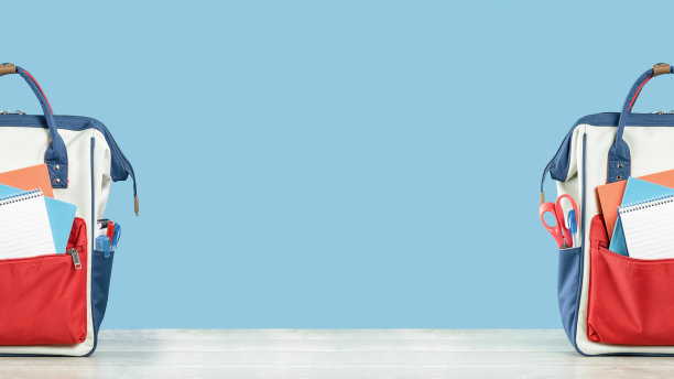 书包与学校红色和蓝色文具与红苹果图片下载