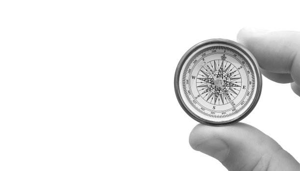 手持圆规孤立在白色背景上图片下载