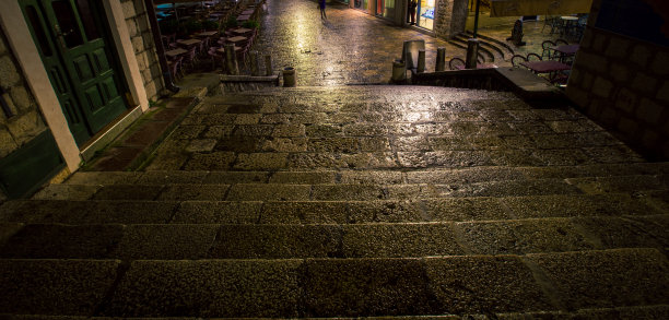 科托尔的古代石阶图片下载