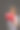 漂亮的女人拳击手在红色沙袋附近图片下载