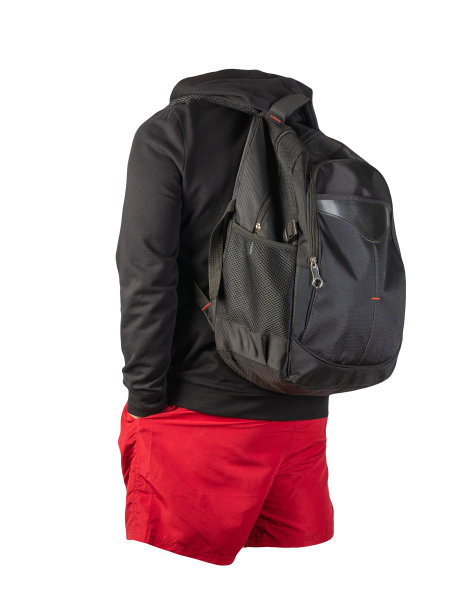 背包，运动衫，短裤孤立的白色背景。图片下载