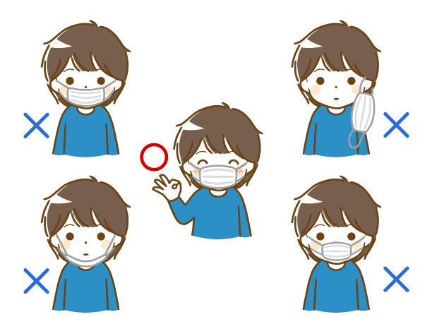 一个小男孩戴着各种各样的面具图片下载