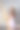 创意女孩艺术家在工作室的画架上画了一幅新画。有才华的孩子在工作室或艺术学校。图片下载