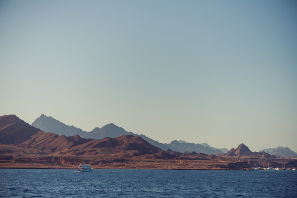 红海海岸线景观图片下载