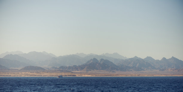 红海海岸线景观图片下载