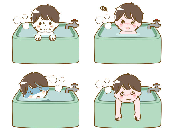 胖小男孩在洗澡时生病了图片下载