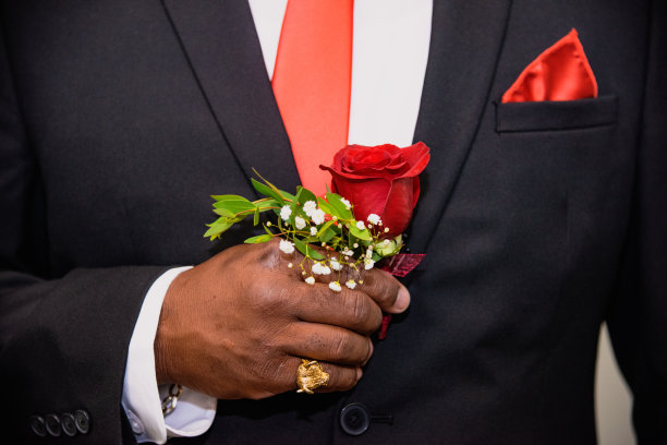 玫瑰胸花婚礼手图片下载