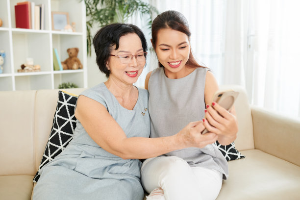 母女在自拍图片下载