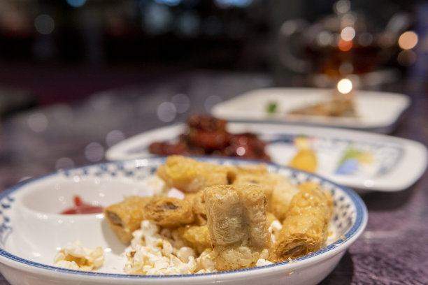 餐厅里的炸脆豆腐片图片下载