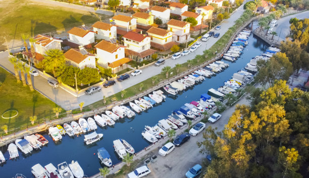 Davutlar码头顶视图图片下载