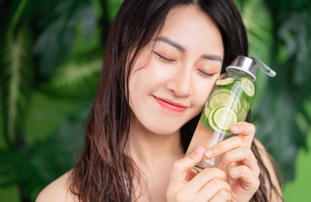 亚洲女人图片下载