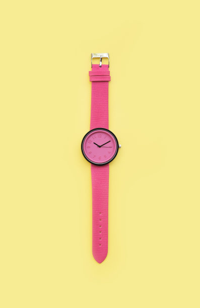 近距离的粉红色手表图片下载