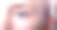 特写的蓝色眼睛的白人女商人在灰色的背景图片下载