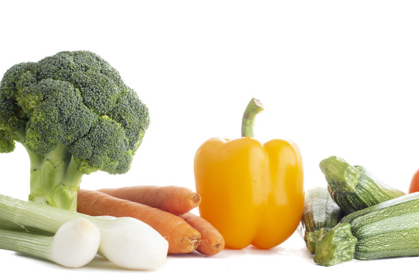 白色背景上的一组不同类型和颜色的蔬菜图片下载
