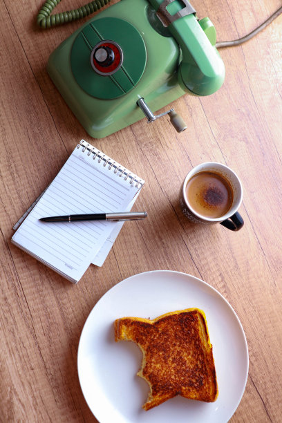 咖啡和烤面包图片下载