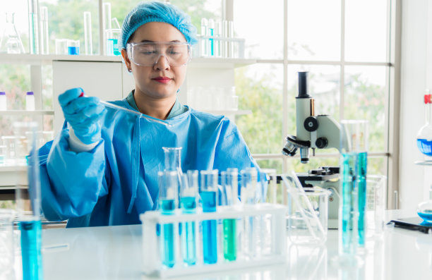 在实验室工作的女性科学专家实验室图片下载