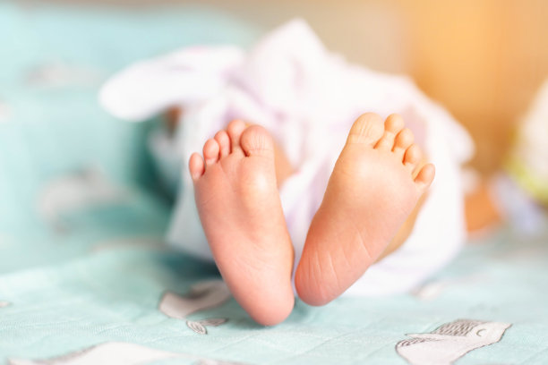 新生儿宝宝爱的特写图片下载