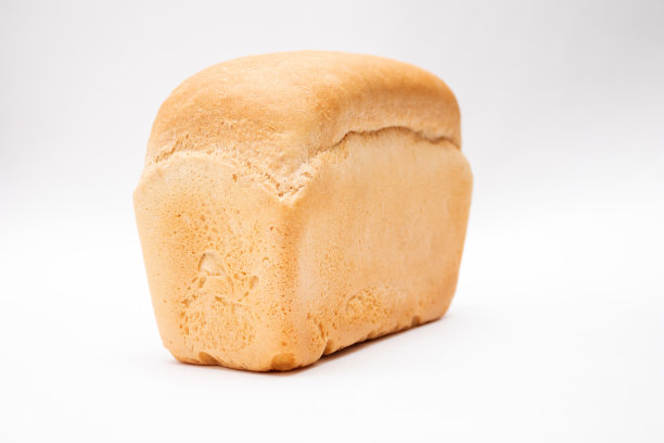 白色背景上的烤面包条图片下载