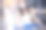 2019冠状病毒(covid-19)大流行期间，年轻的亚洲女性戴着医用口罩在仓库购物。图片下载