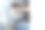 女人从洗衣机里拿出干净的衣服在浴室的特写图片下载