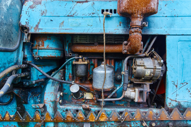 旧拖拉机汽车发动机，背景。图片下载