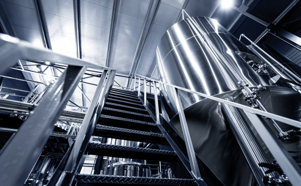 私人啤酒厂精酿啤酒设备图片下载