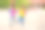 2019冠状病毒病流行后的返校生活。两个可爱的小女孩一边走路一边说话，手里拿着书，肩上扛着书包去上学。图片下载