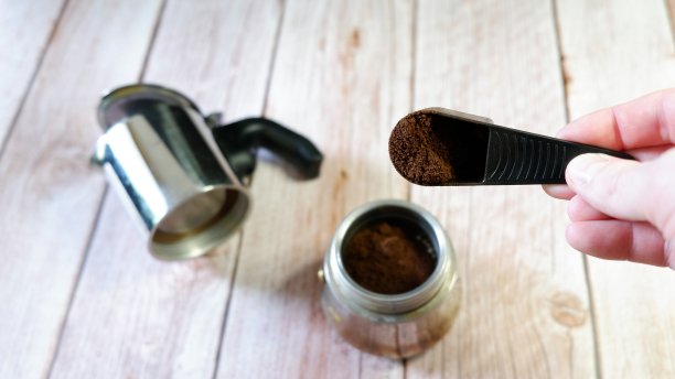 准备美味新鲜的意式浓缩咖啡图片下载