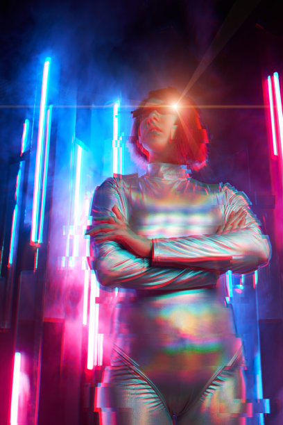 人工智能机器人或虚拟助手与大数据交互。图片下载