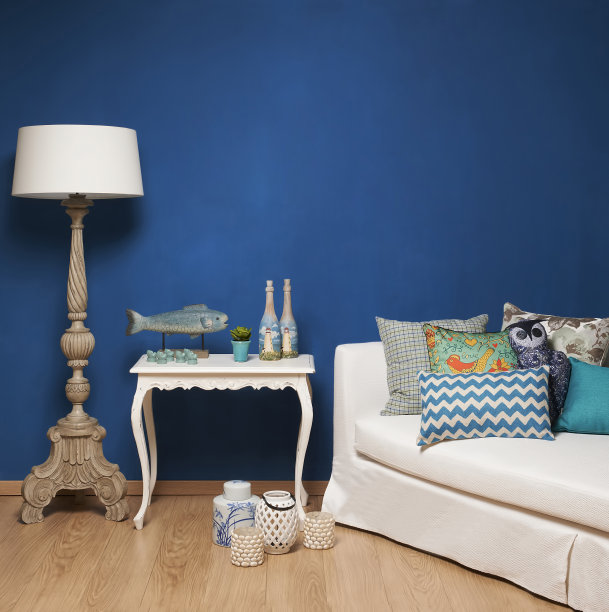 家庭室内卧室与灯罩框架枕头图片下载