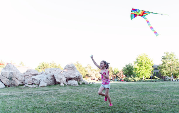 放飞的风筝图片下载