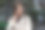 漂亮的黑发女人穿着风衣图片下载