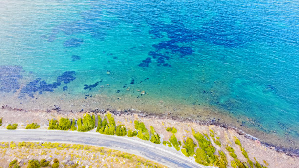 空白海滩道路鸟瞰图图片下载