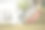 婚礼岛装饰木字母k和齿花盆与婴儿呼吸花图片下载