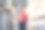 销售顾问检查层压板上的标记图片下载