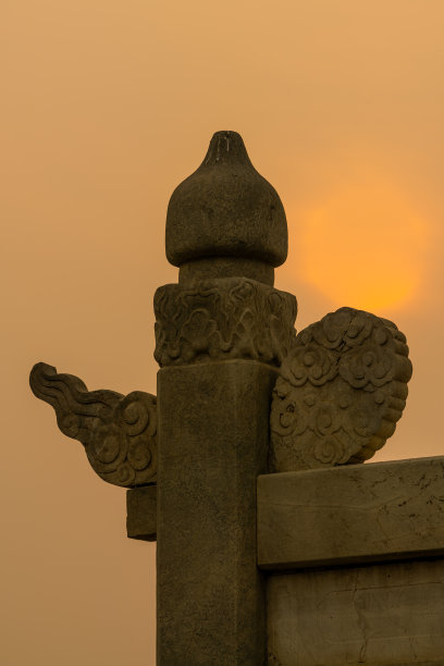 天坛日落时的古典建筑景观图片下载