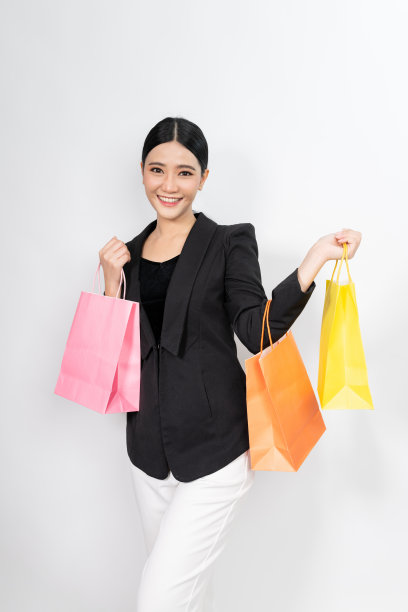 亚洲泰国女模特与购物袋图片下载