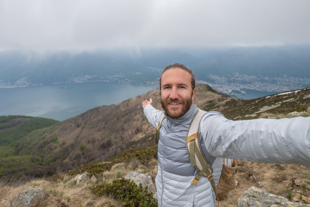 雨天乐天图片下载