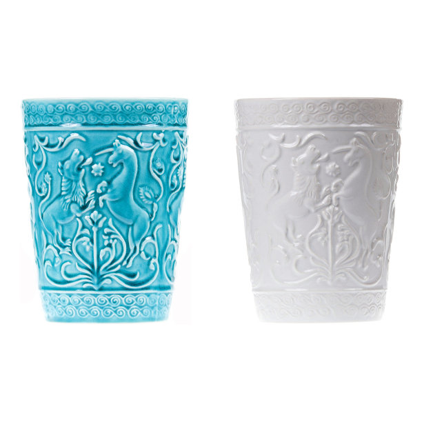 两个孤立的蓝色和白色花盆图片下载