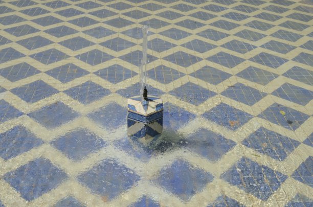 瓷砖花园池塘图片下载