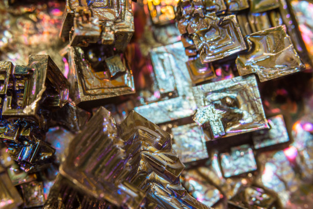 料斗铋晶体图片下载