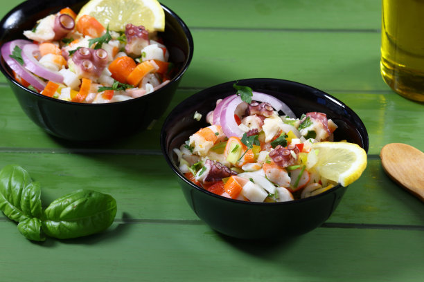 塞维切或酸橘汁腌鱼图片下载