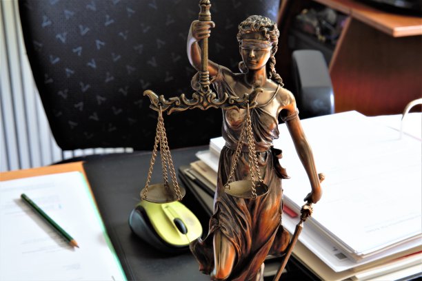 雕像的正义图片下载