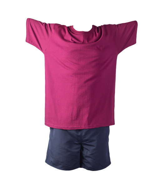 男子运动短裤和t恤孤立在白色背景图片下载