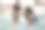 非洲曲线女人和私人教练做普拉提健身课程户外-主要集中在女孩的脸图片下载
