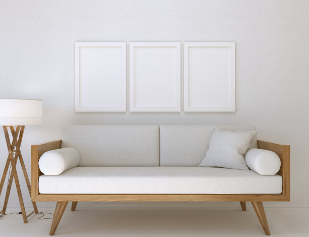 3 d演示。三个空白海报框的模型挂在墙上。图片下载