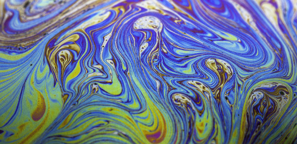 抽象的肥皂和泡泡创造艺术形象和图案。图片下载