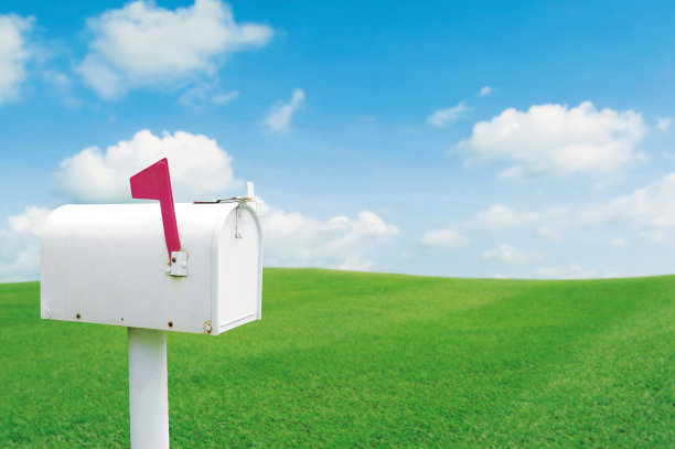 老式的白色邮筒图片下载