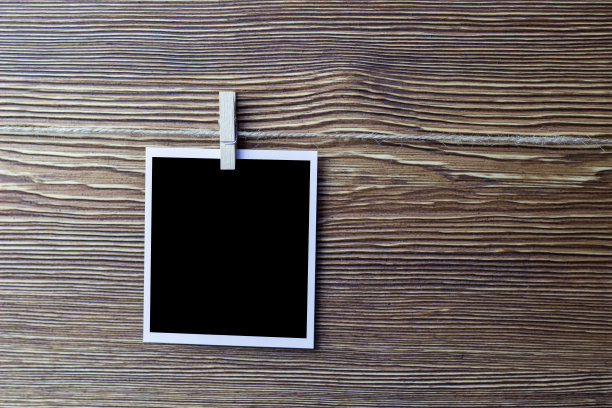 一个空的黑色相框图片下载